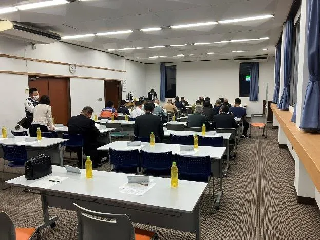 地域の皆さんとの会議の場面